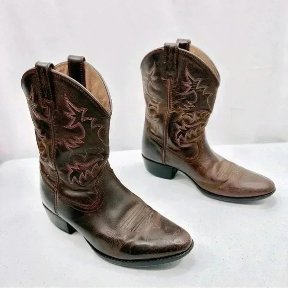 Ariat Unisex-Child Heritage Western Boot in Distressed Brown Leather US Size 5.5 - Picture 2 of 15